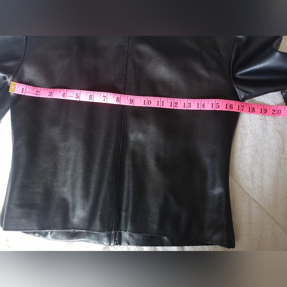 Faux leather jacket. Size S - Picture 8 of 13